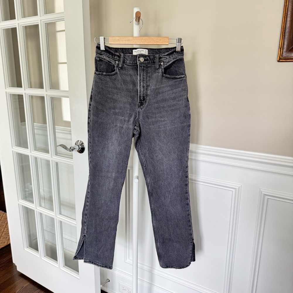 A&F The 90’s Straight Ultra High Rise